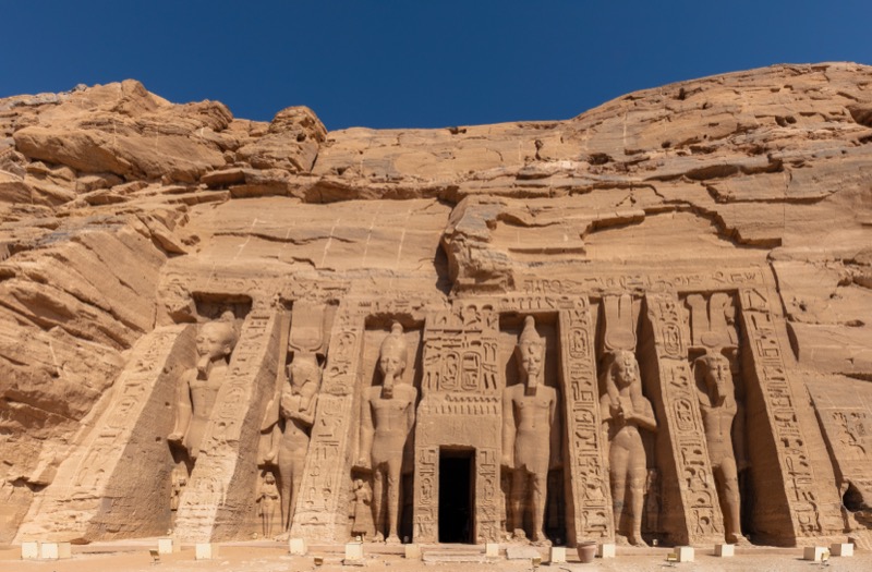 Abu Simbel temple facade colossi